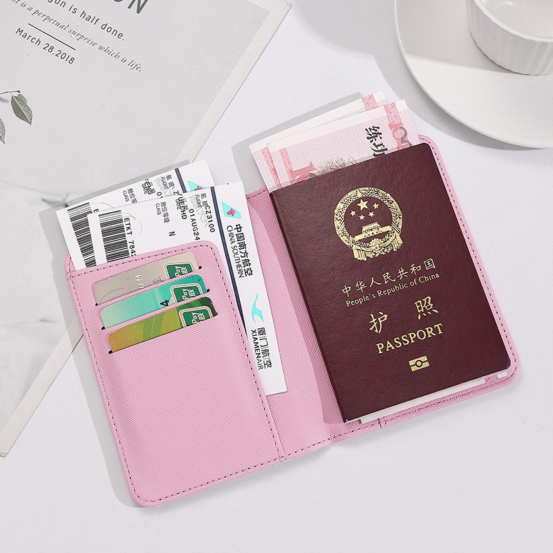 Hello Kitty Kadın Pasaport Kap - Travel Accessories India incelemesi ve fiyatı
